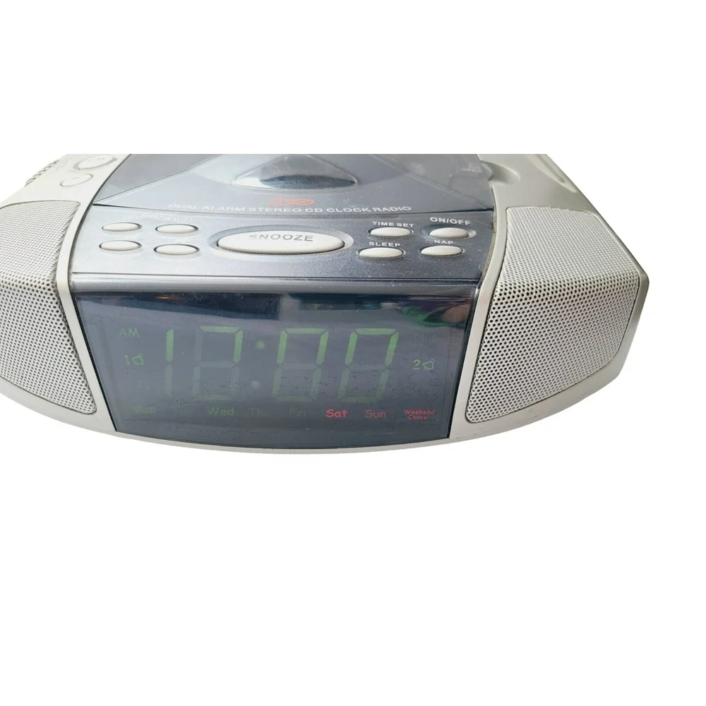RCA Clock Radio and CD Player‎
